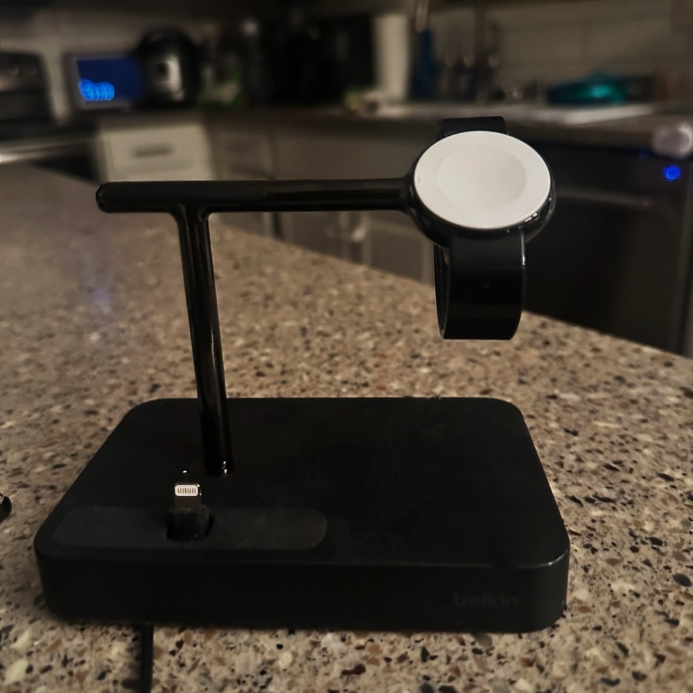 Belkin Black Charging Dock - iPhone and Apple Watch